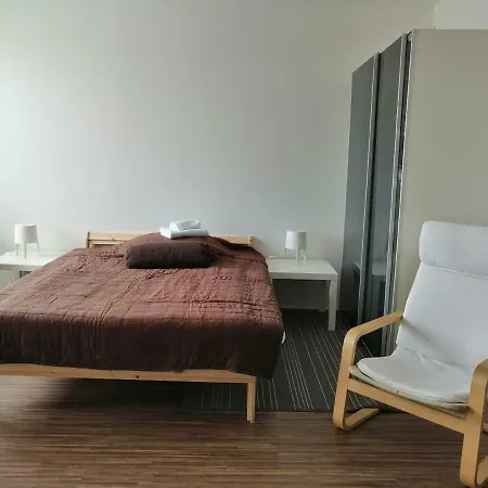 Studio Jaskovy Rad, Near Train Station And Center