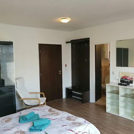 Studio Jaskovy Rad, Near Train Station And Center *